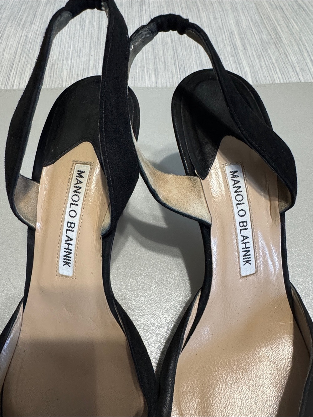 Manolo Blahnik Carolyne Black Suede Slingback Pointed Pumps Size EU 39 / US 8.5 - Picture 4 of 17